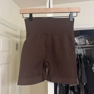 Amazon Ribbed High-Waist Bike Shorts - Chocolate Brown